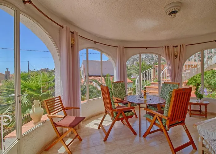 Estrella ヴィラ カルプ